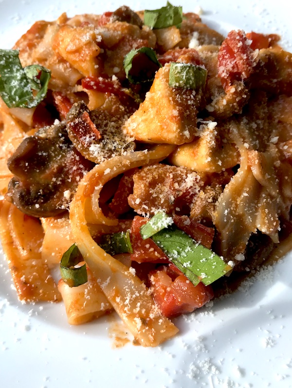 Chicken Tomato Pasta with Red Peppers & Mushrooms - Talking Meals