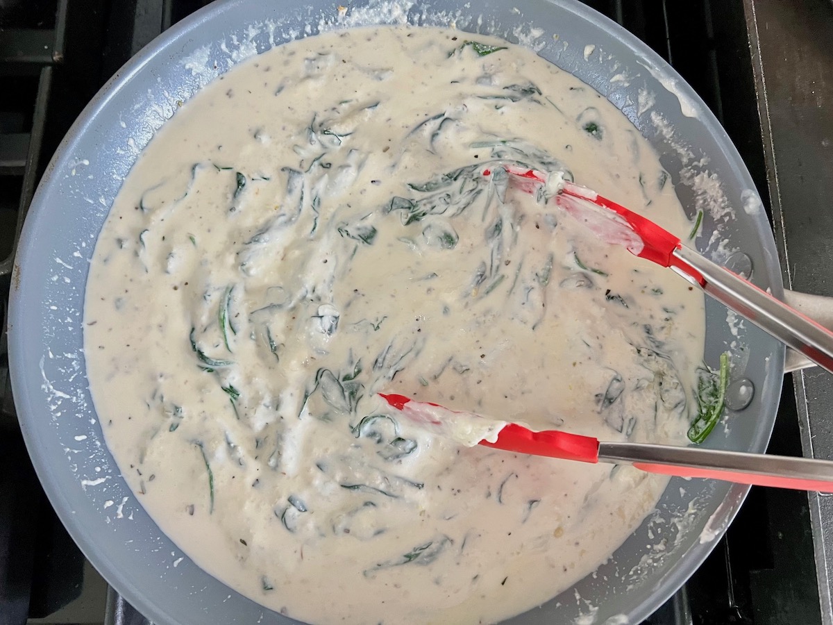 Ricotta sauce mixed with the spinach for Chicken Ricotta Pasta Recipe.